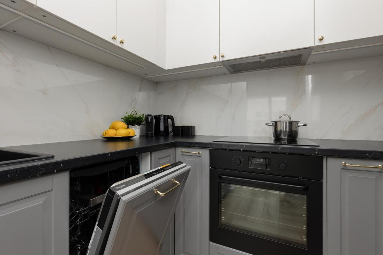 Stylish Apartment Kolejowa & Parking & Balcony By Noclegi Renters Warsaw Luaran gambar